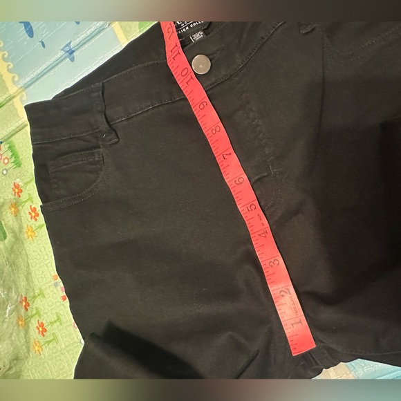 Frank Lyman Montreal black  jeans w beading & embroidery at hem and with fringe - Picture 12 of 15